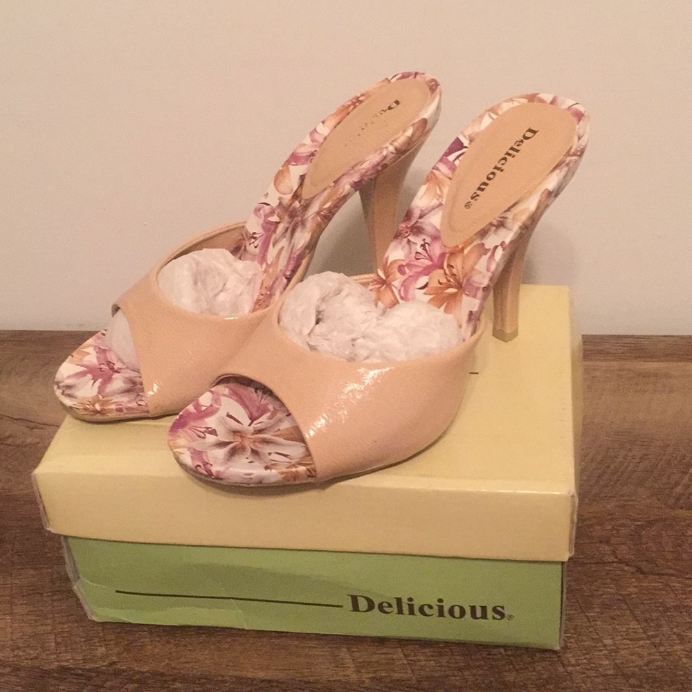 Delicious peep toes... not to high like new